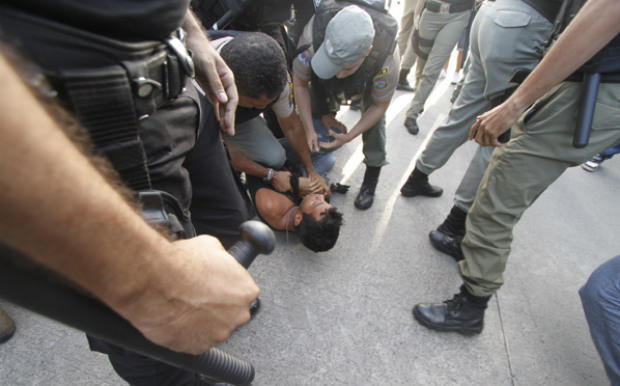Recomendação do MPPE foi enviada à Polícia Militar para que evite violência em protestos. Foto: Igo Bione/JC Imagem