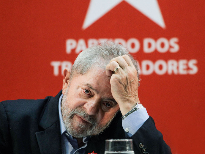 Cerco contra Lula se fecha em 7 frentes