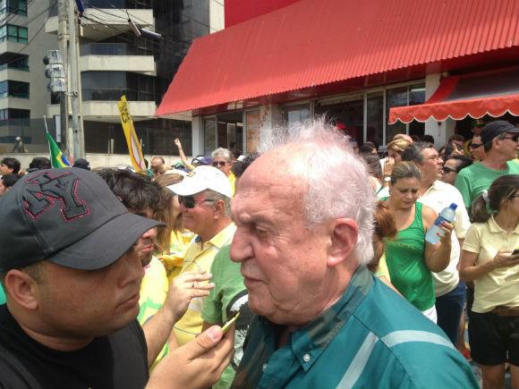 Para Jarbas, Dilma deve renunciar e levar Cunha junto. Foto: Marcela Balbino/BlogImagem.