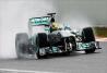 Febre alta faz Hamilton abandonar primeiro dia de testes em Barcelona