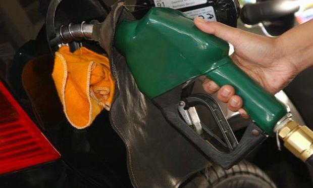 Carro antigo pode ter problema com aumento do etanol na gasolina / Foto: Agência Brasil