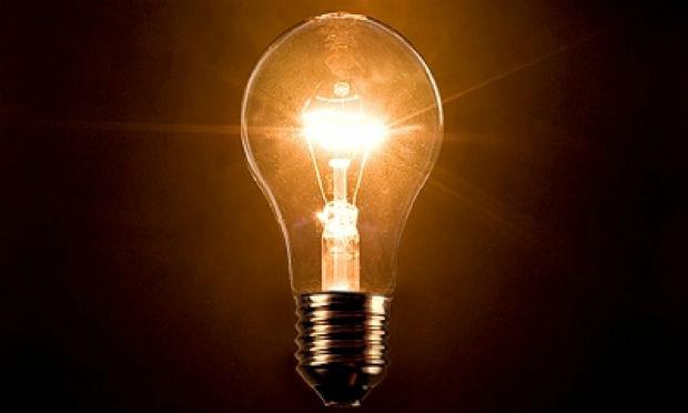 Fim do consumo de lâmpadas incandescentes nas casas brasileiras pode gerar uma economia de 4% de toda a energia elétrica usada para abastecer residências / Foto: Reprodução