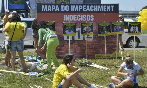 Pela estimativa do movimento, 286 deputados votarão a favor do impeachment, enquanto 112 estão indecisos e 115 são contra / Foto: Antonio Cruz/ Agência Brasil