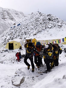 Tremor causou uma forte avalanche no Everest