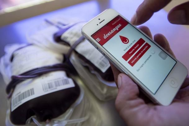 Disponível para Android, IOS e Windows Phone, aplicativo convoca doador de acordo com seu tipo sanguíneo (Foto: Marcelo Camargo/Agência Brasil)