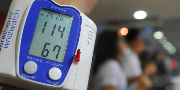 Mutirão oferece serviços de aferição de pressão arterial, entre outros (Foto: Divulgação)