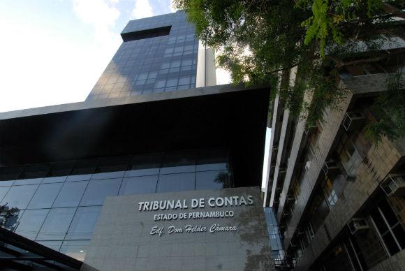 Fachada do Tribunal de Contas do Estado. Foto: Guga Matos/JC Imagem.