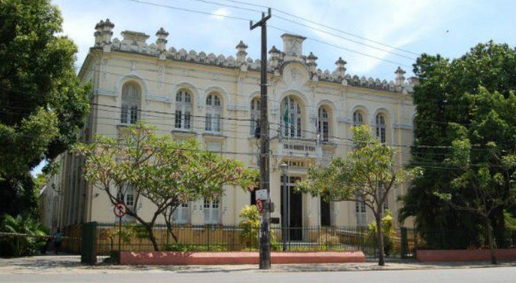 Após Beira Rio, Câmara de Vereadores do Recife também muda nome da Estrada do Bongi