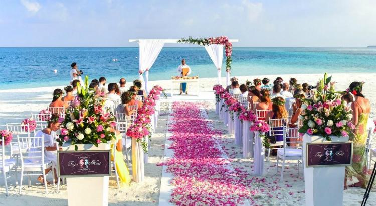 Praias são locais bastante procurados quando se fala em destination wedding (Imagem: Reprodução)