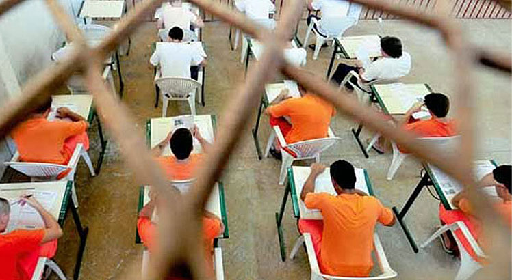 Unidades prisionais registram aumento de 19% de inscritos no Enem 2015