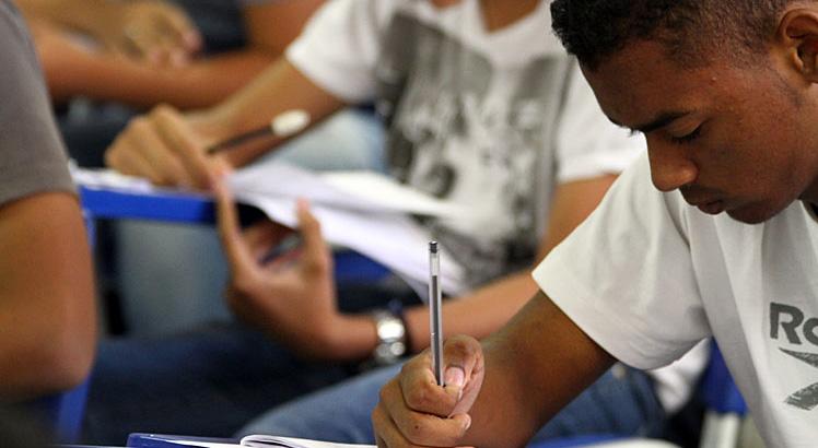 No Brasil, 191 mil alunos terão que fazer provas em nova data 