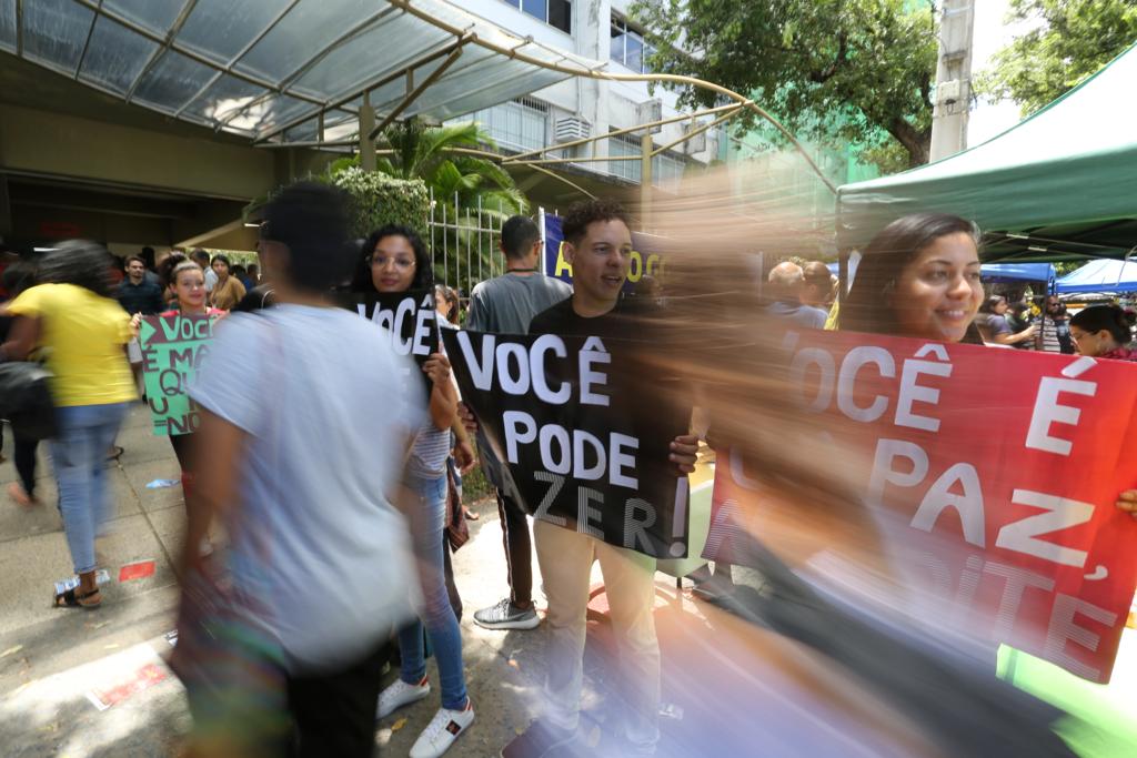 Clima de expectativa e ansiedade na abertura e fechamento dos portões no Recife