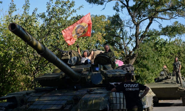 Combates continuam no aeroporto de Lugansk, reduto dos separatistas pró-Moscou no leste da Ucrânia / Foto: AFP