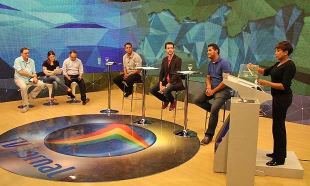 O último ensaio para a realização do debate foi feito nos estúdio da TV Jornal / Foto: Rodrigo Carvalho/JC Imagem