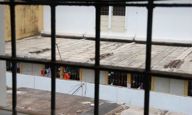 36 detentos fugiram do Centro de Detenção Provisória (CDP) depois que bandidos atiraram um caminhão-caçamba contra o muro do complexo / Foto: MPPE MA/Divulgação