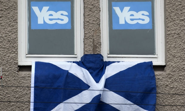 Na pesquisa do jornal escocês The Scotsman, quando excluídos os eleitores indecisos (14%), 52% dos mil entrevistados são contra a independência e 48% a favor / Foto: AFP