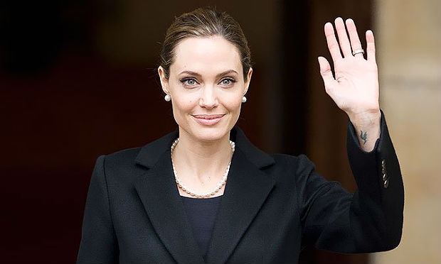 Dirigido por Jolie, o filme conta com o roteiro adaptado de Eric Roth, ganhador do Oscar por "Forrest Gump" / Foto: AFP