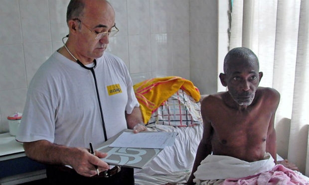 Viejo é o segundo missionário espanhol a contrair o Ebola / Foto: AFP