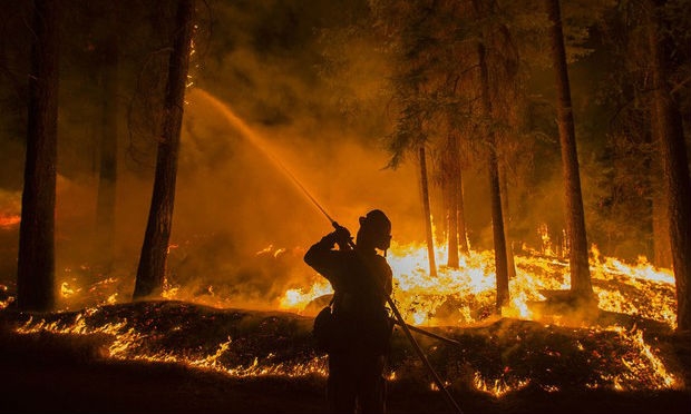 Incêndio avança velozmente e está localizado a 96 quilômetros a leste de Sacramento / Foto: Reuters