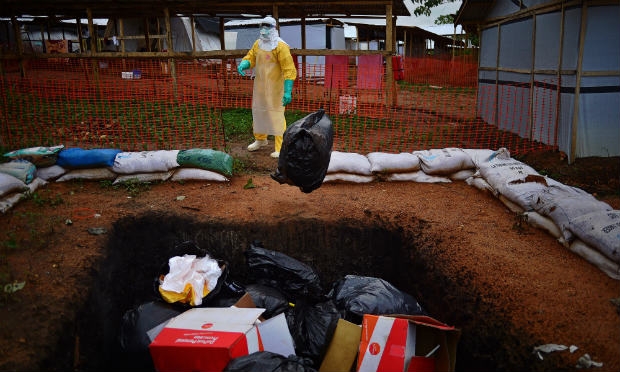 Governo anunciou a descoberta de 70 cadáveres, mas apenas na capital Freetown e seus arredores / Foto: AFP