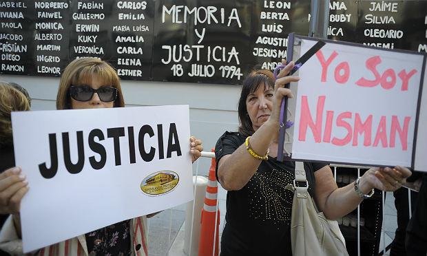 Denúncia de Nisman apontava que Cristina Kirchner, Héctor Timerman e um grupo de supostos agentes de inteligência armaram um plano para encobrir suspeitos iranianos do ataque à Amia, que aconteceu em 1994 e teve 85 vítimas / Foto: AFP