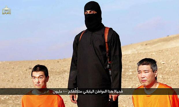 Segundo as imagens do vídeo em questão, o segundo refém, Haruna Yukawa, teria sido morto por seus sequestradores jihadistas / Foto: AFP