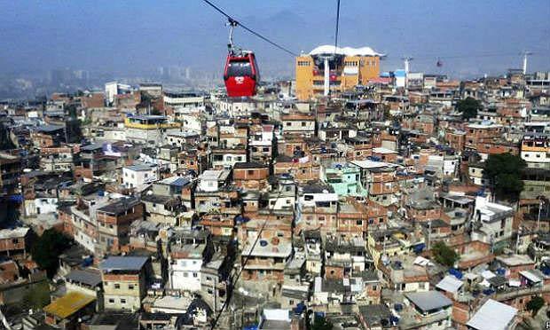 Estudo afirma que viver em um bairro pobre durante os primeiros 16 anos de vida afeta a renda por muitas décadas / Foto: BBC Brasil
