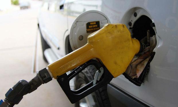 Proposta da mistura de etanol ainda precisa ser sancionado pela presidente Dilma.  / Foto: Fotos Públicas