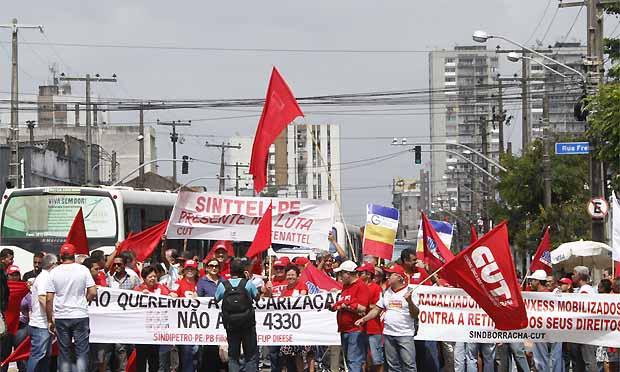 Em agosto de 2014, centrais sindicais pararam o Recife com uma manifestação  / Foto: Diego Nigro/acervo JC Imagem