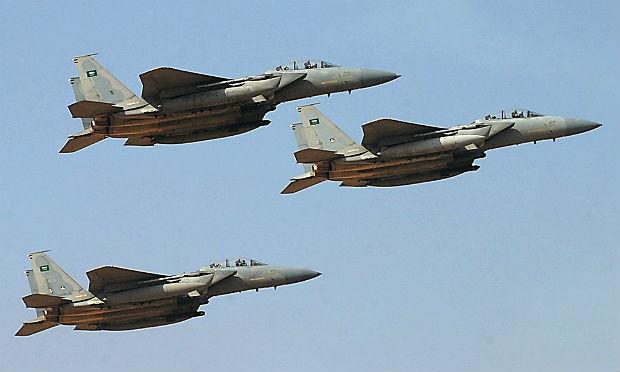 Força aérea da Arábia Saudita ataca rebeldes xiitas na capital do Iêmen / Foto: AFP