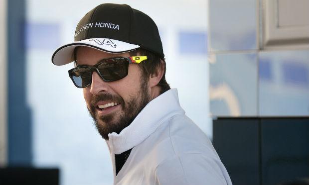 O piloto da McLaren negou as versões de que tenha perdido a consciência / Foto: AFP