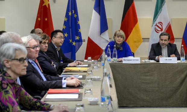 Grupo 5+1 (Estados Unidos, China, França, Grã-Bretanha, Rússia e Alemanha) tenta alcançar um acordo que sirva de base para um futuro pacto que inclua todos os detalhes técnicos / Foto: AFP