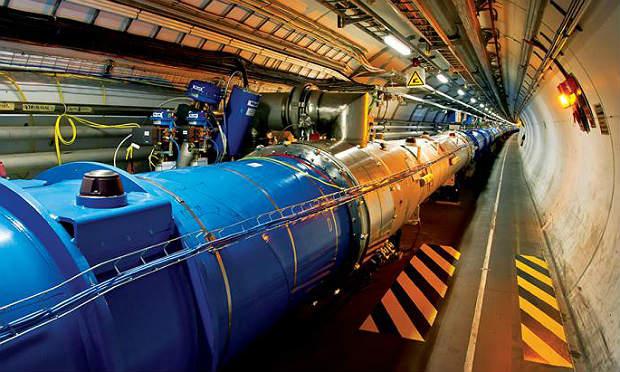 Reinício do Grande Colisor de Hádrons, na fronteira franco-suíça, que inclui um túnel em forma de anel de 27 km permitirá a realização de uma segunda onda de exploração de novas áreas da física / Foto: CERN/Divulgação