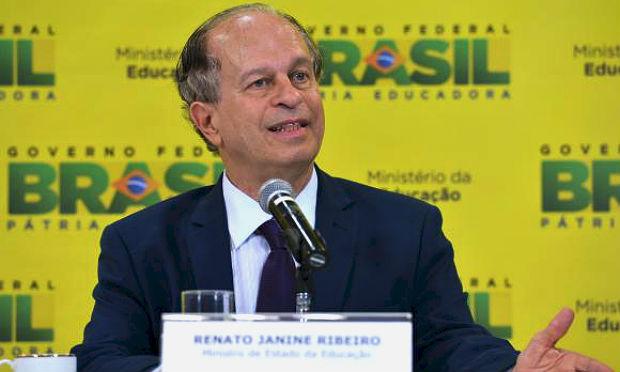 Ribeiro pretende engajar universidades e institutos federais no ensino básico / Foto: ABr