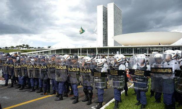 Projeto de lei que regulariza as terceirizações era o alvo dos manifestantes / Foto: Wilson Dias/Agência Brasil
