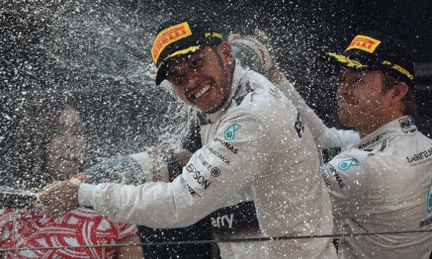 A entrevista coletiva realizada depois da corrida, vencida por Hamilton, aconteceu num clima muito pesado / Foto: AFP