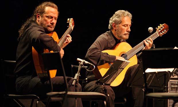 Duo é um dos principais de violão clássico do mundo formado pelos irmãos paulistas Sérgio e Odair Assad / Foto: divulgação