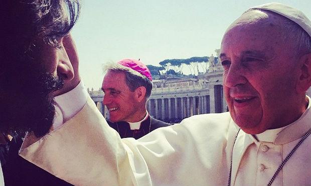Papa Francisco abençoou Rodrigo Santoro nessa quarta / Foto: Instagram/Reprodução
