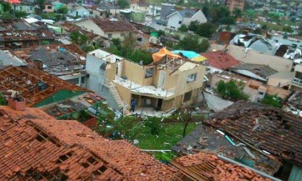 Último balanço da Defesa Civil em Santa Catarina indica que cerca de 800 mil pessoas foram afetadas pelos efeitos do tornado e vendavais / Foto: Defesa Civil de SC/Divulgação