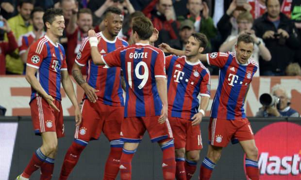 Faltando quatro jogos para o fim do campeonato, o time bávaro soma 76 ponto / Foto: AFP