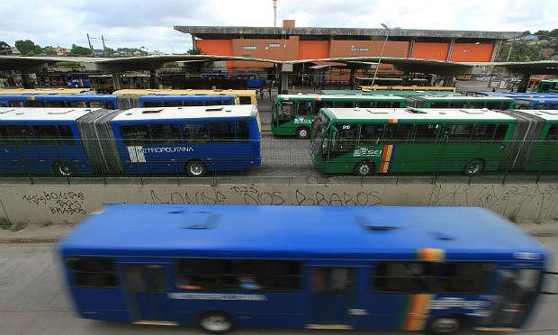 Rodoviários temem pela depredação dos ônibus e pela segurança de trabalhadores e passageiros / Foto: Hélia Scheppa/Acervo JC Imagem