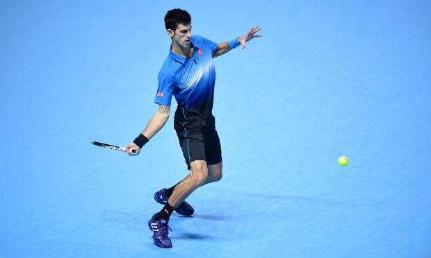 Número 1 do mundo, Djokovic enfrenta certa resistência da torcida, apegada aos ídolos Roger Federer e Rafael Nadal, segundo o biógrafo do tenista / Foto: AFP