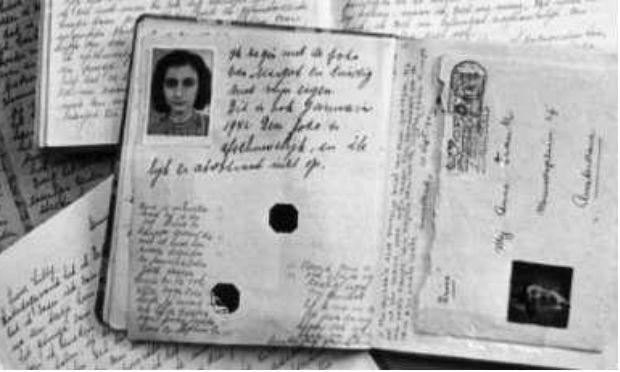 O "Diário de Anne Frank" foi escrito por uma adolescente judia, entre junho de 1942 e agosto de 1944, que conseguiu se esconder dos nazistas com sua família em Amsterdã. / Foto: AFP