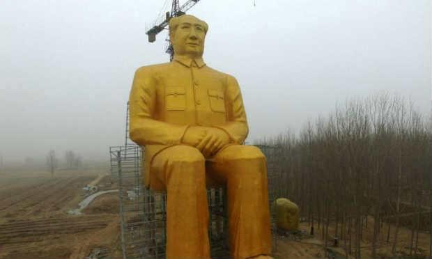 O monumento, que representa Mao sentado, foi finalizado em dezembro após 9 meses de trabalho / Foto: AFP