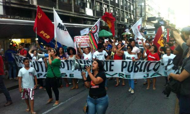 Manifestantes pedem o passe livre para todos os estudantes / Foto: Mariana Dantas/NE10/Arquivo