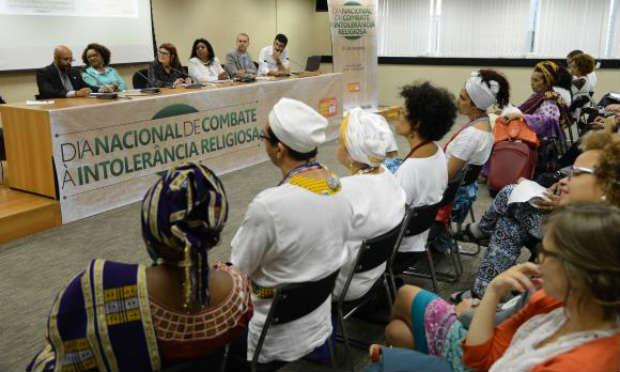 Diante dos números da intolerância religiosa, líderes religiosos participaram de uma mesa de debates / Foto: Agência Brasil