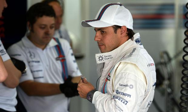 Felipe Massa começou a se despedir dos amigos nos 15 anos de Fórmula 1. / Foto: AFP.