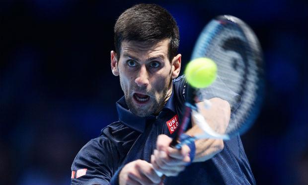 O início da partida deste domingo mostrou um Djokovic apático. / Foto: AFP.