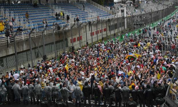 128.100 pessoas compareceram ao Autódromo de Interlagos, em São Paulo, nos três dias do evento - de sexta-feira até domingo.  / Foto: AFP.