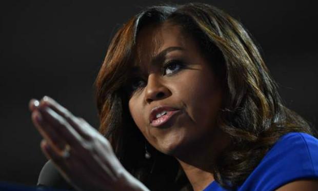 Comentário racista contra Michelle Obama foi publicado logo após a vitória de Trump / Foto: AFP